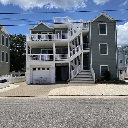 Welcome To Your Dream Vacation Rental In The Heart Of Peahala Park, Just Steps Away From The Pristine Beaches Of The Ocean Block,